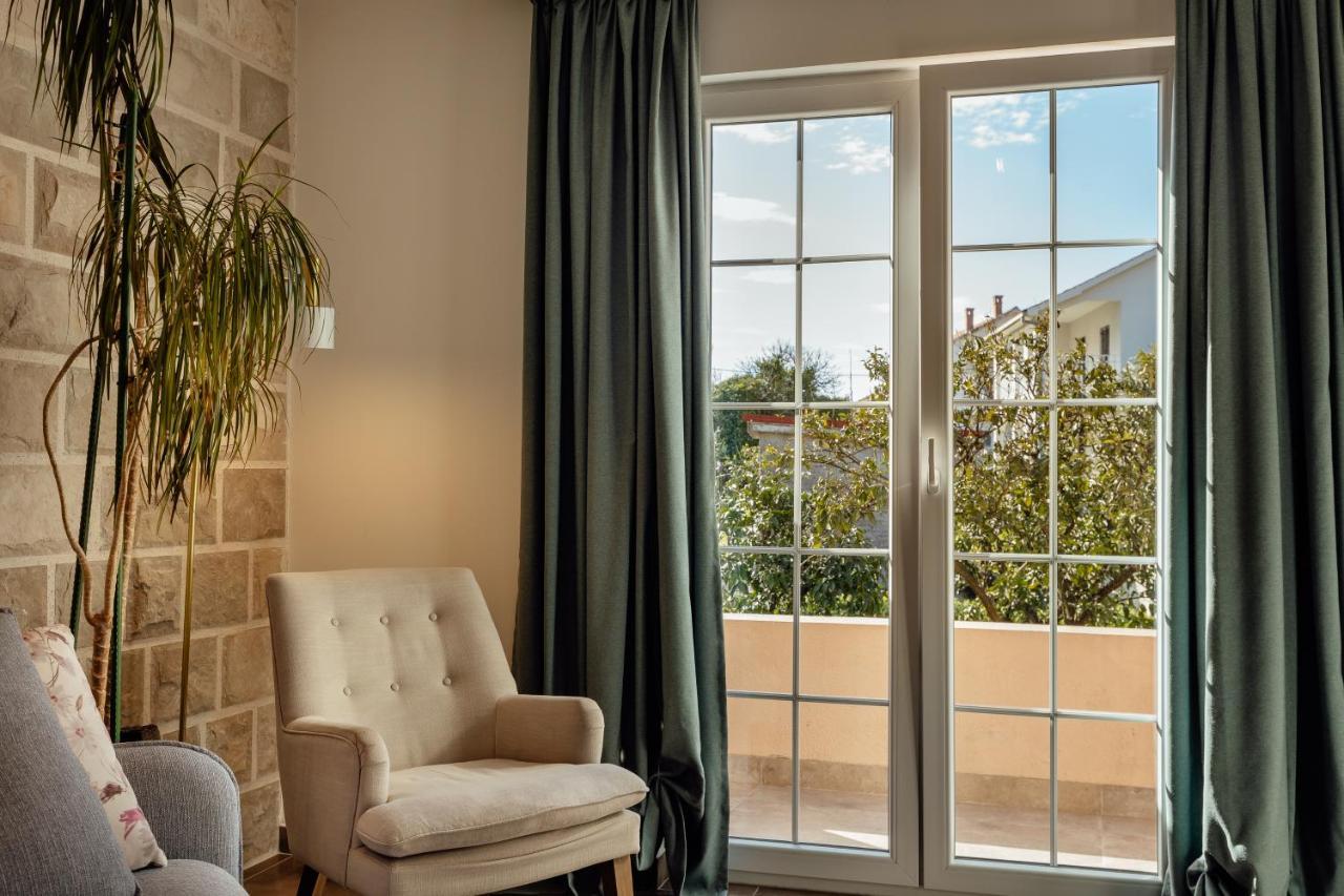 Stylish Mini-House With Garden & Beach Биела Экстерьер фото
